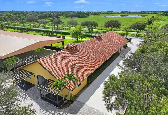 Building Photo - 4985 Stables Way