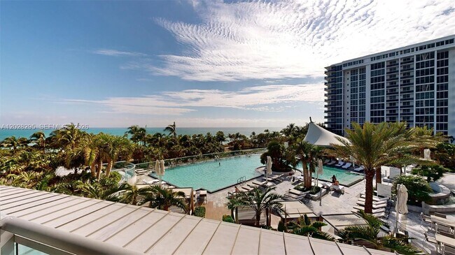 Building Photo - 10295 Collins Ave