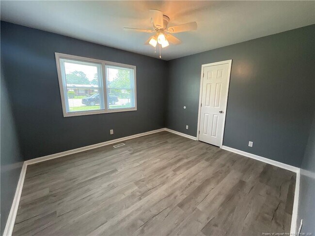 Building Photo - 1422 Grandview Dr