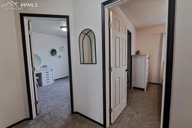 Building Photo - 11360 Justamere Dr