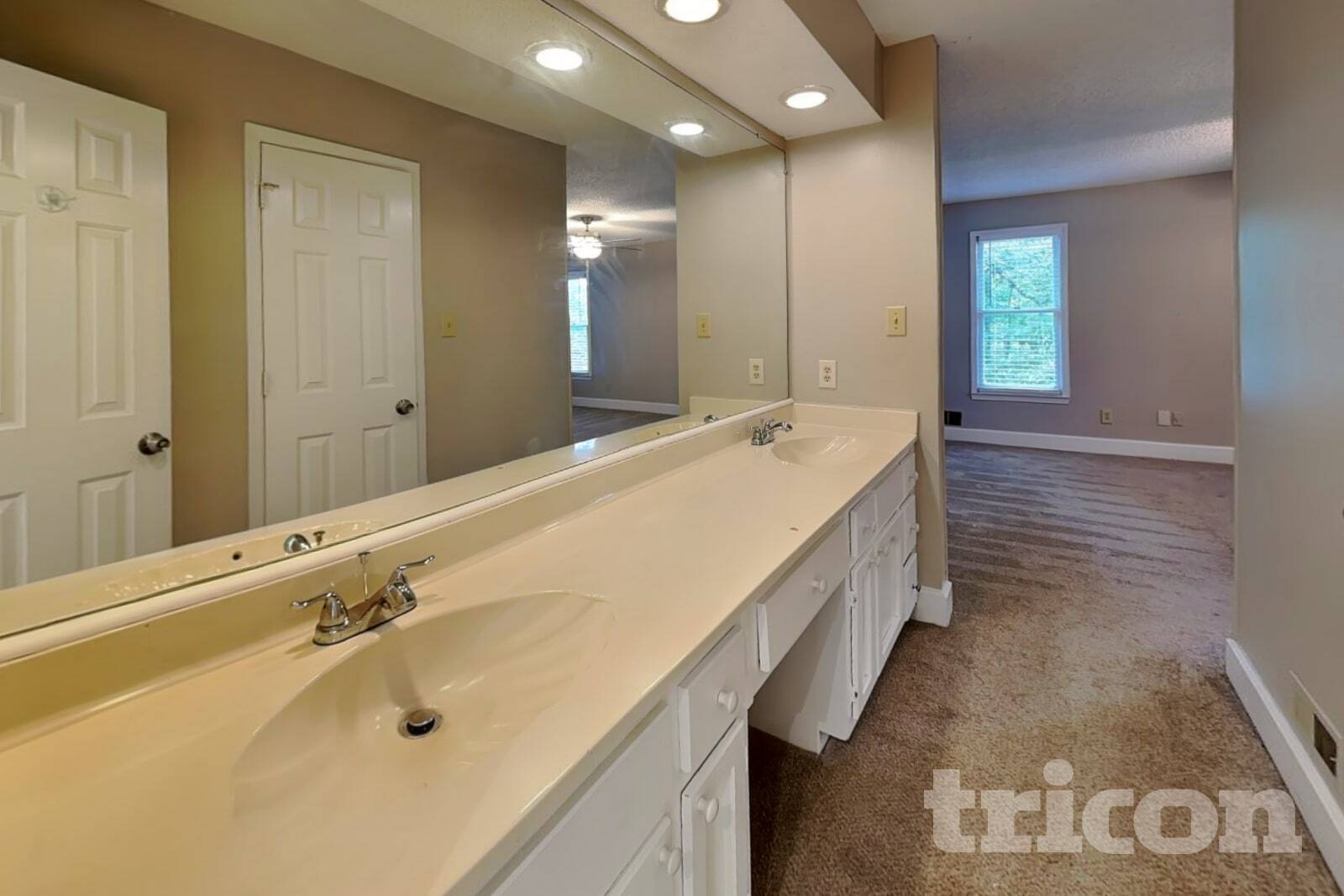 Building Photo - 150 Tanglewood Dr
