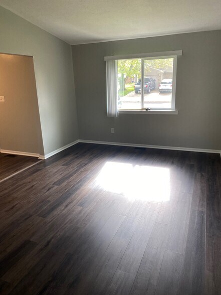living room - 1035 Pine St