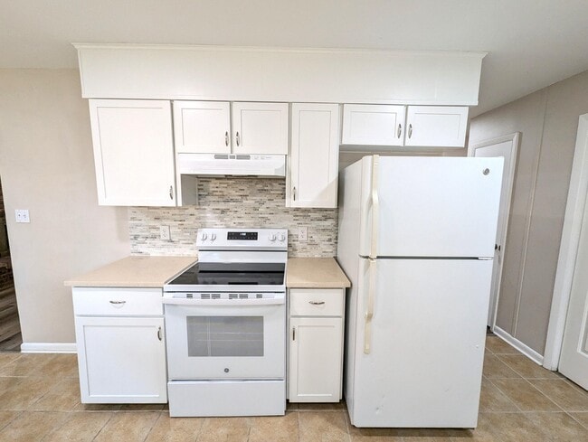 Building Photo - 35 Solar St