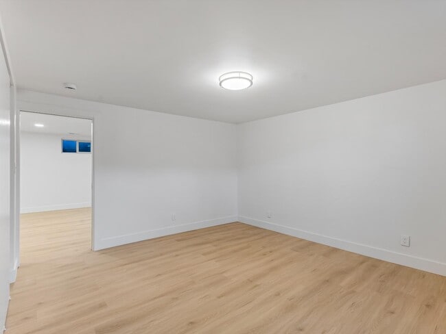 Building Photo - 4980 S 1645 E