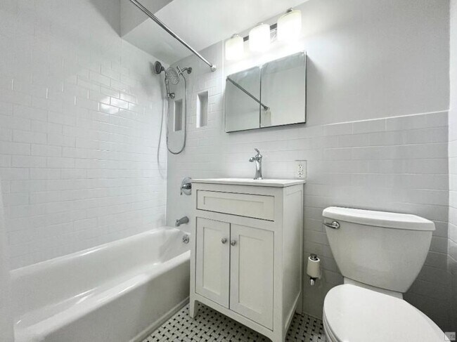 Building Photo - 1 bedroom in Brooklyn NY 11201