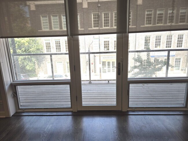 Building Photo - 2744 N Lincoln Ave