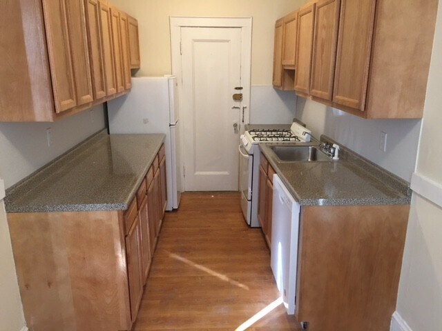 Building Photo - 2045 Commonwealth Ave