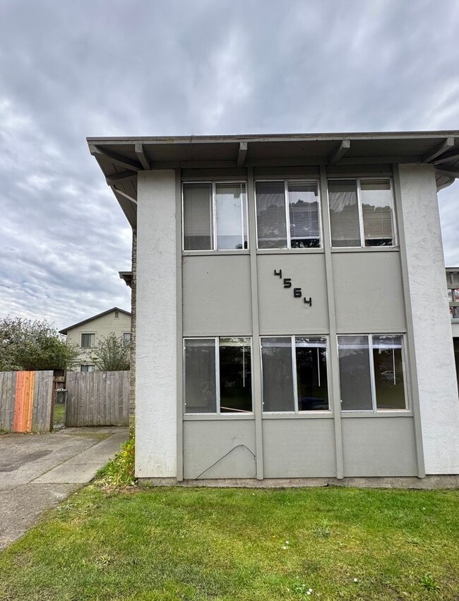 Building Photo - 4564greg