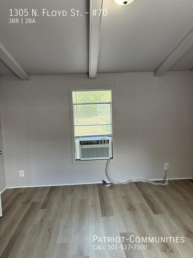 Building Photo - 1305 N Floyd St