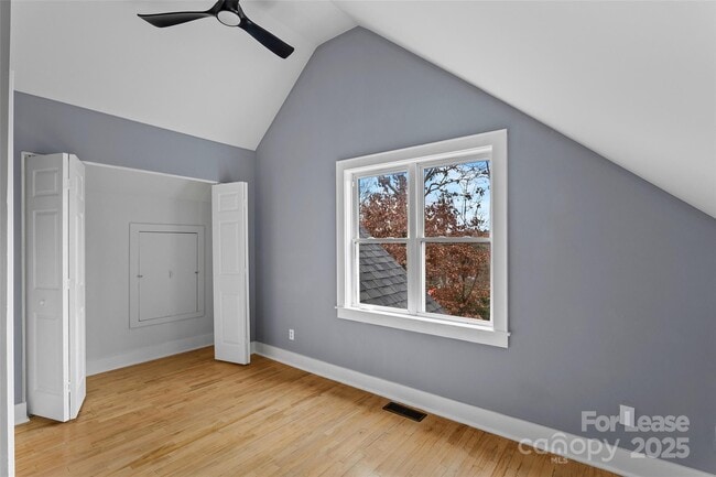 Building Photo - 5 Elmore St