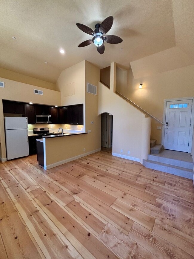 Building Photo - 2 Bedroom 1 Bathroom ADU in central Northeast Santa Rosa close to everything