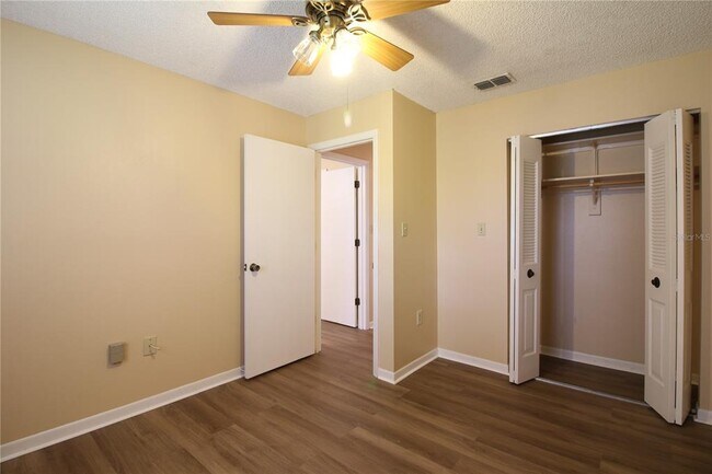 Building Photo - 754 Zella Ln