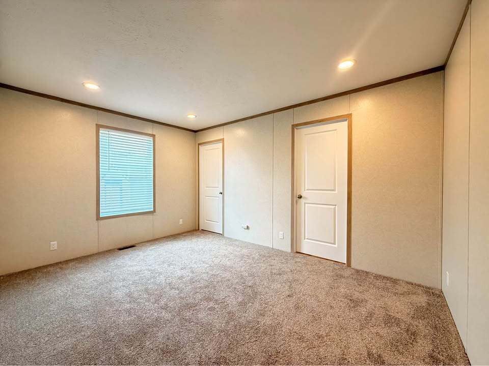 Building Photo - 52758 S Yorktown Ct