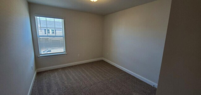 Building Photo - 1541 Olympic Ln