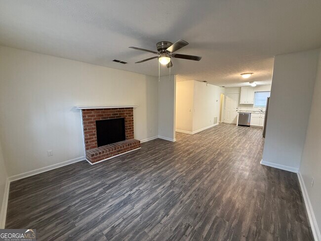 Building Photo - 111 Vintage Ct