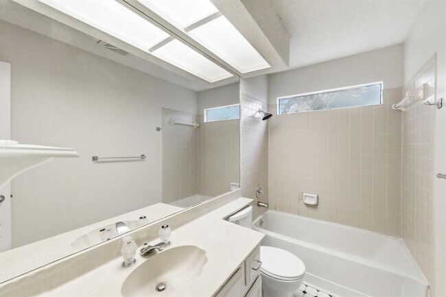 Building Photo - 11931 Bittern Hollow