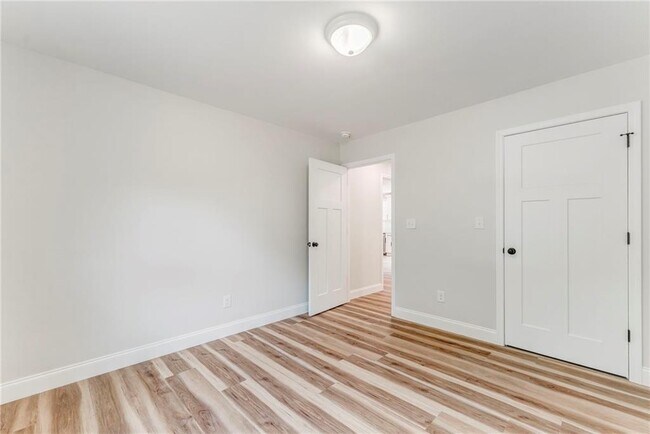 Building Photo - 22 Earls Way