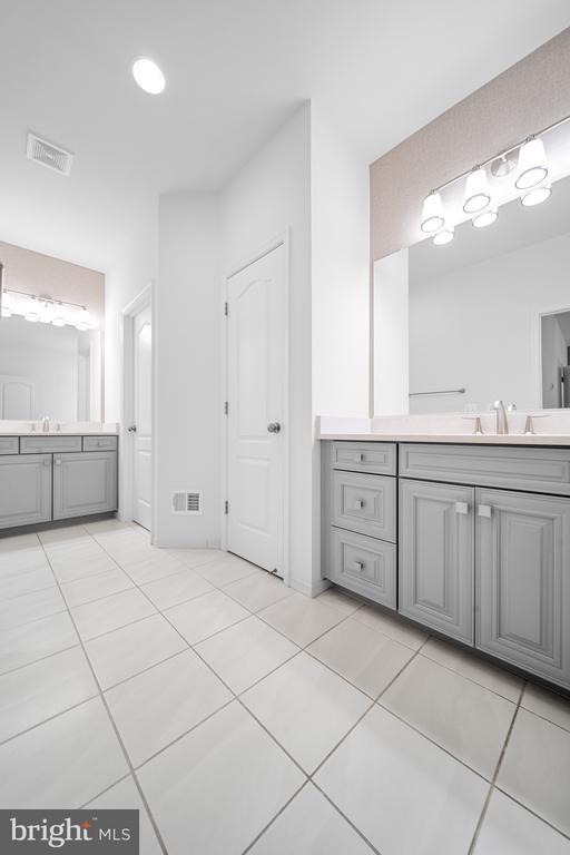 Building Photo - 23611 Rose Leigh Terrace