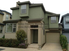 Building Photo - Gorgeous Santa Cruz Home!!