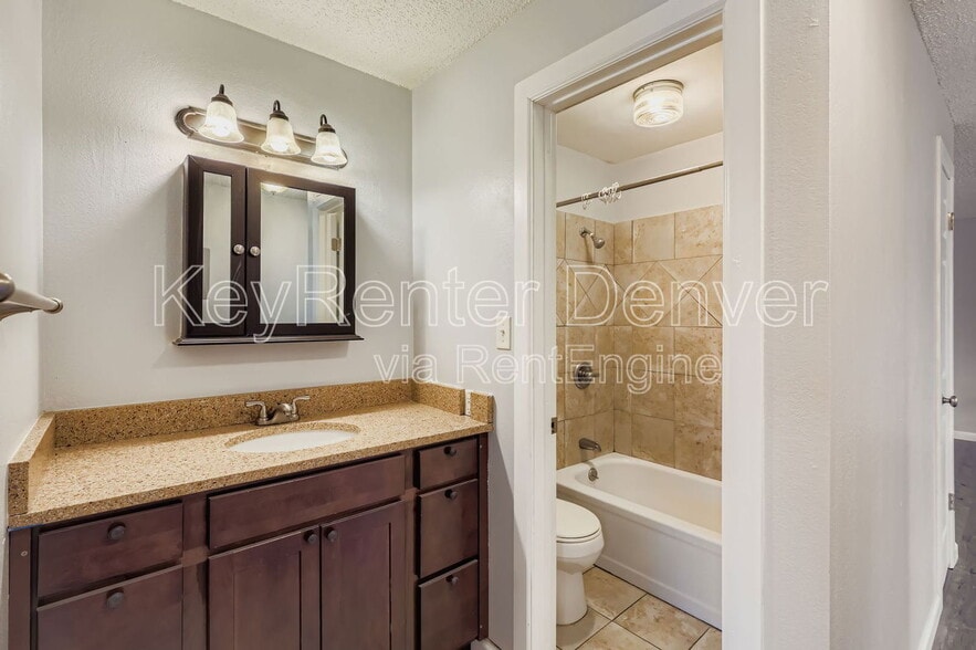 Building Photo - 2880 Eliot Cir