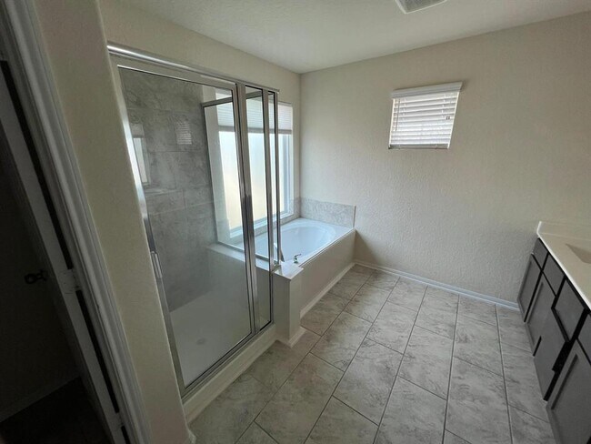 Building Photo - 3014 Vita Dolce Dr