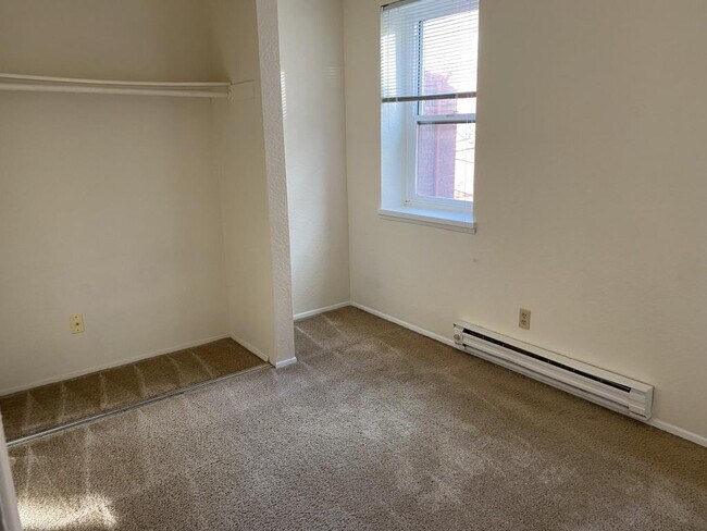 Building Photo - Bridgeview Apartments - 2 bedrooms