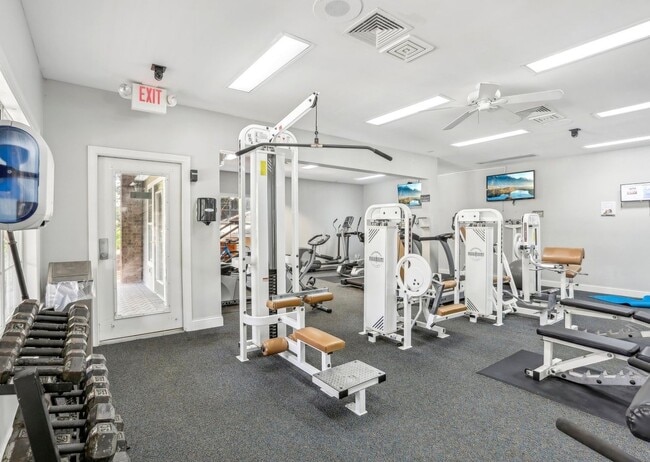 Building Photo - Beautiful One Bed One Bath Green Hills Condo