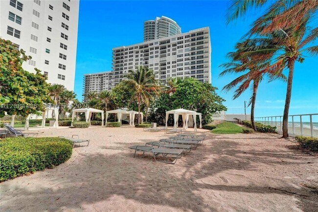 Building Photo - 3000 S Ocean Dr