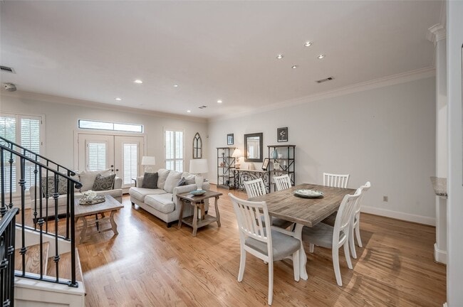 Building Photo - 3511 Yupon St