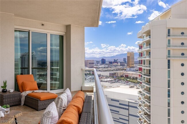 Building Photo - 2777 Paradise Rd