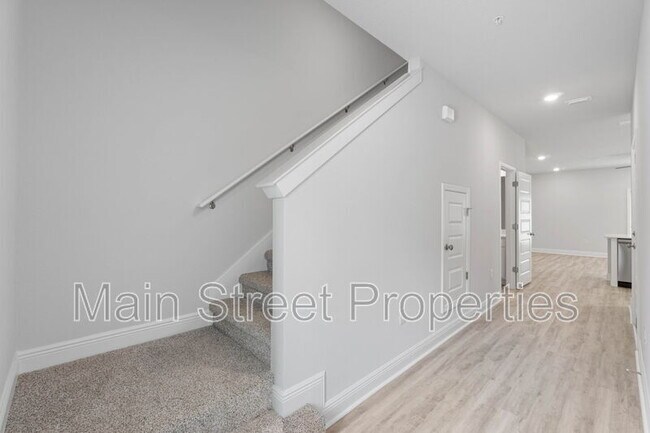 Building Photo - 7104 Cedar Grv Wy
