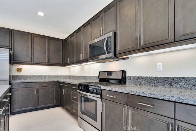 Building Photo - 4959 Camarillo Ln