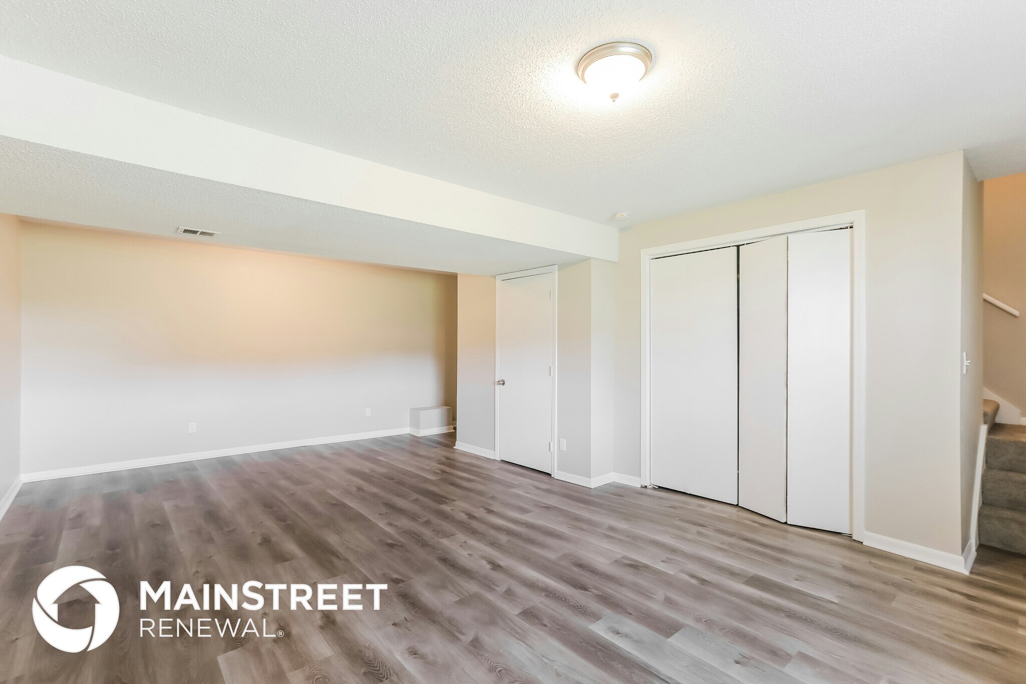 Building Photo - 1024 NE Queens Ct