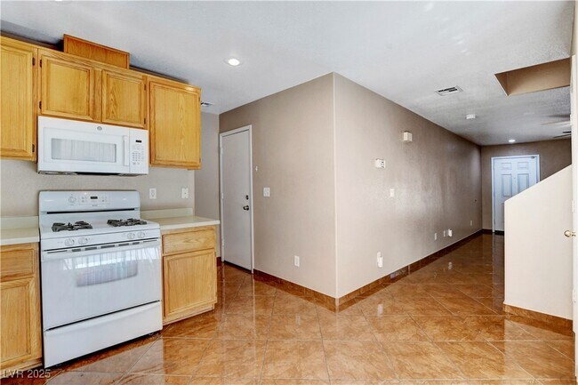 Building Photo - 1259 Black Cherry St