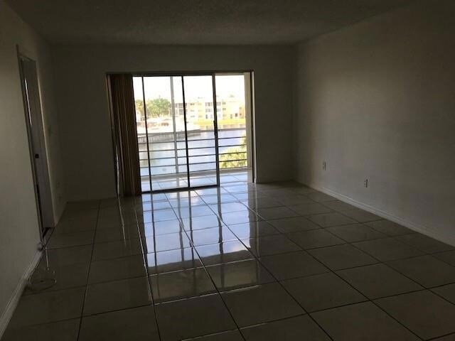 Building Photo - 8110 Sunrise Lakes Blvd