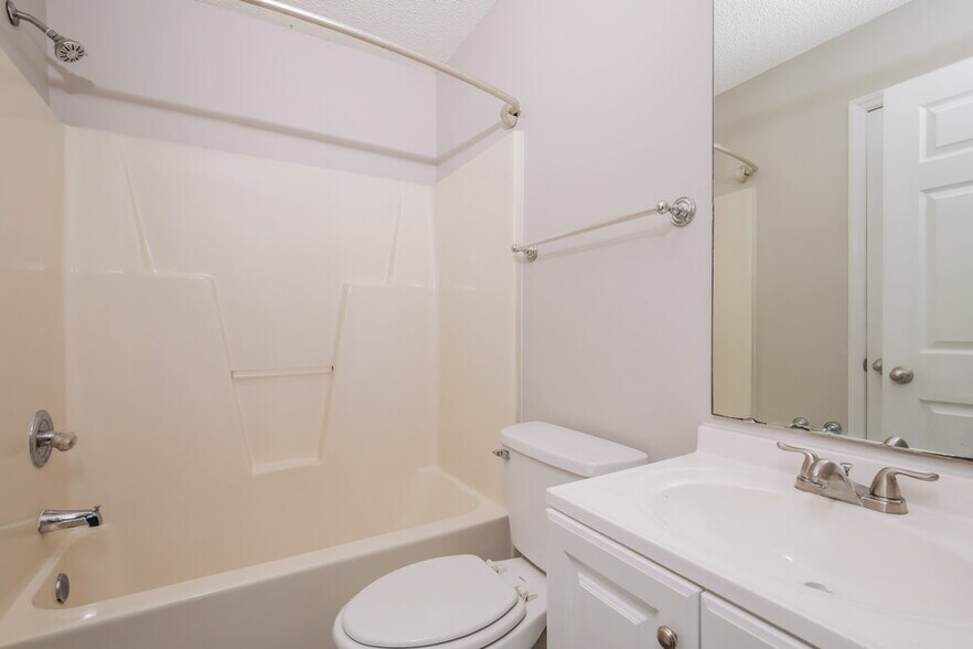 Building Photo - 101 Mayfair Ct
