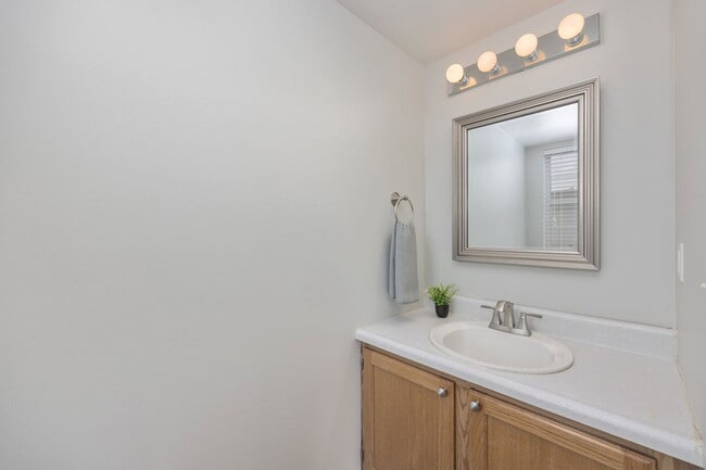 Building Photo - 7033 S Cannon Pl Dr