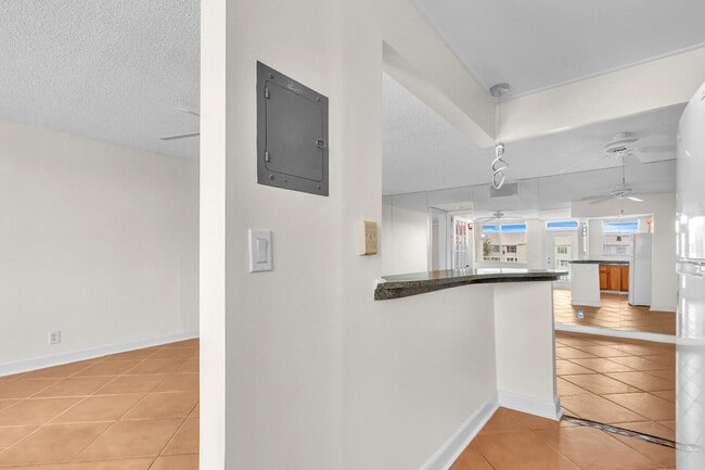 Building Photo - 104 Paradise Harbour Blvd