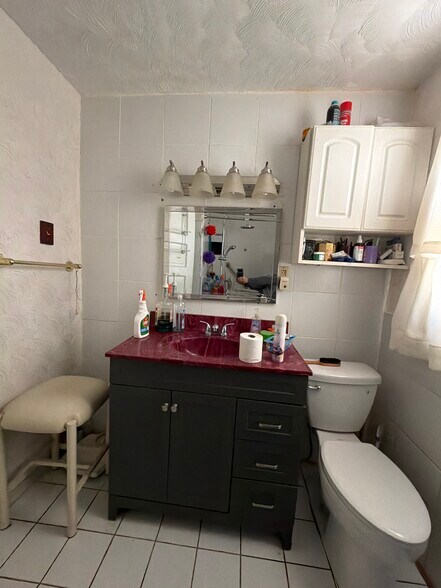 Building Photo - 3720 Manola Ave