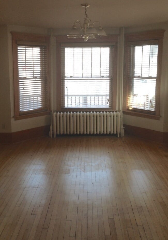 Building Photo - 305-307 Duplex