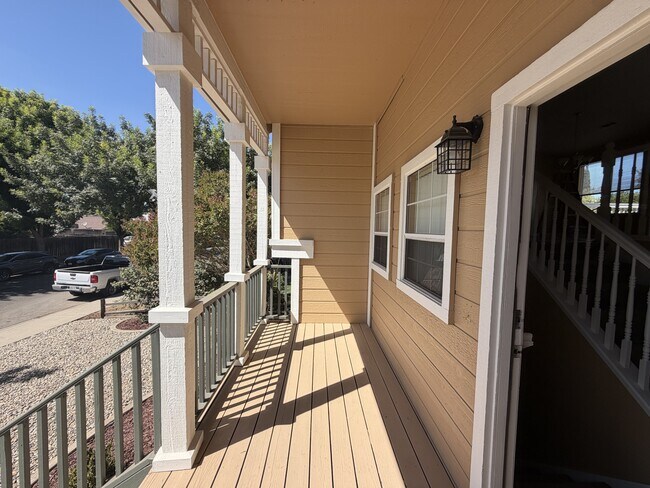 Building Photo - 556 Moray Way