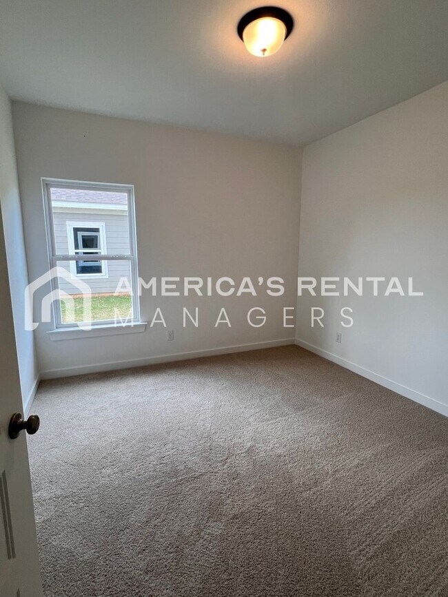 Building Photo - 21567 Tawny Lp