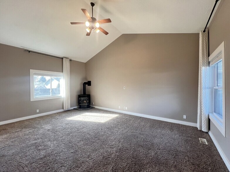 Building Photo - 2541 E Clarene Ct