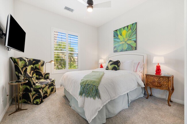 Building Photo - 61185 Soaptree Dr