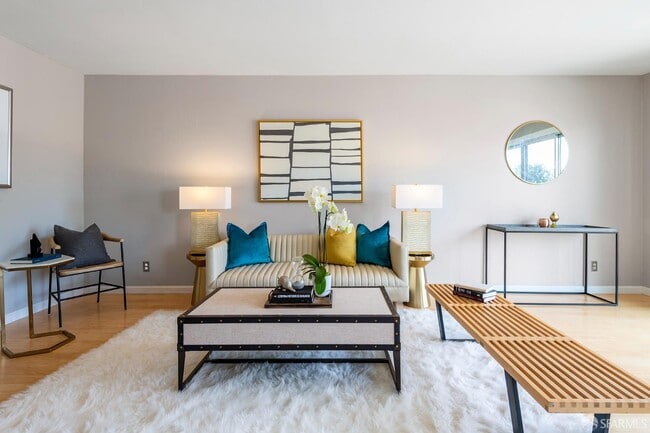 Building Photo - 65 Hermann St