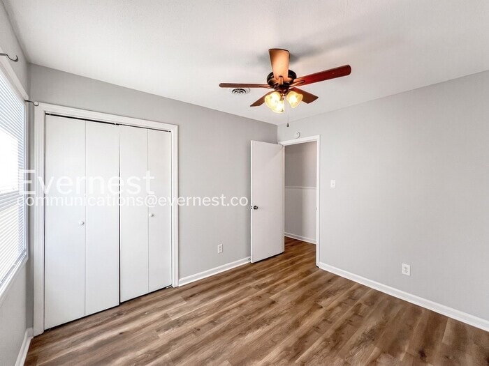 Building Photo - 8250 Chesterfield Dr