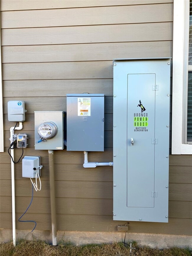 Building Photo - 15030 Flintstone Village Trl