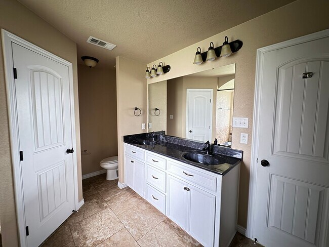 Building Photo - 708 Cody James Dr