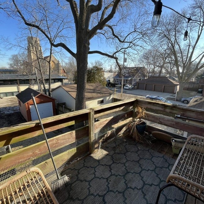 Building Photo - 2434 Sommers Ave