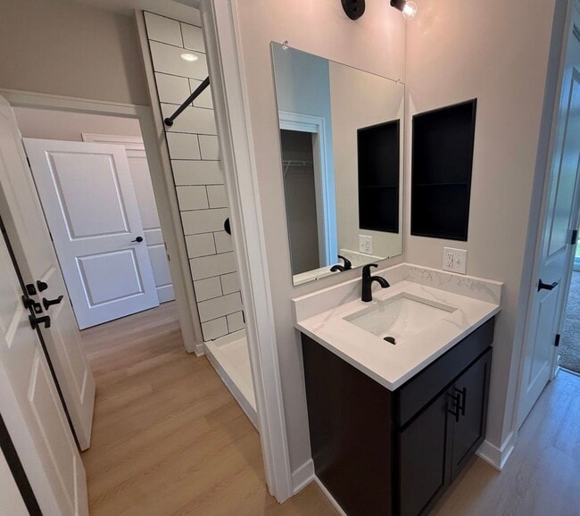 Building Photo - BRAND NEW BUILD- 6 BEDROOMS + 5.5 BATHS + 6 FREE Off-street parking spots HOUSE -Under constructi...